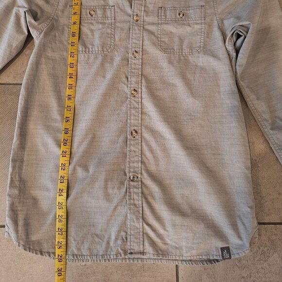 North Face Gray color button down size M - Picture 5 of 8
